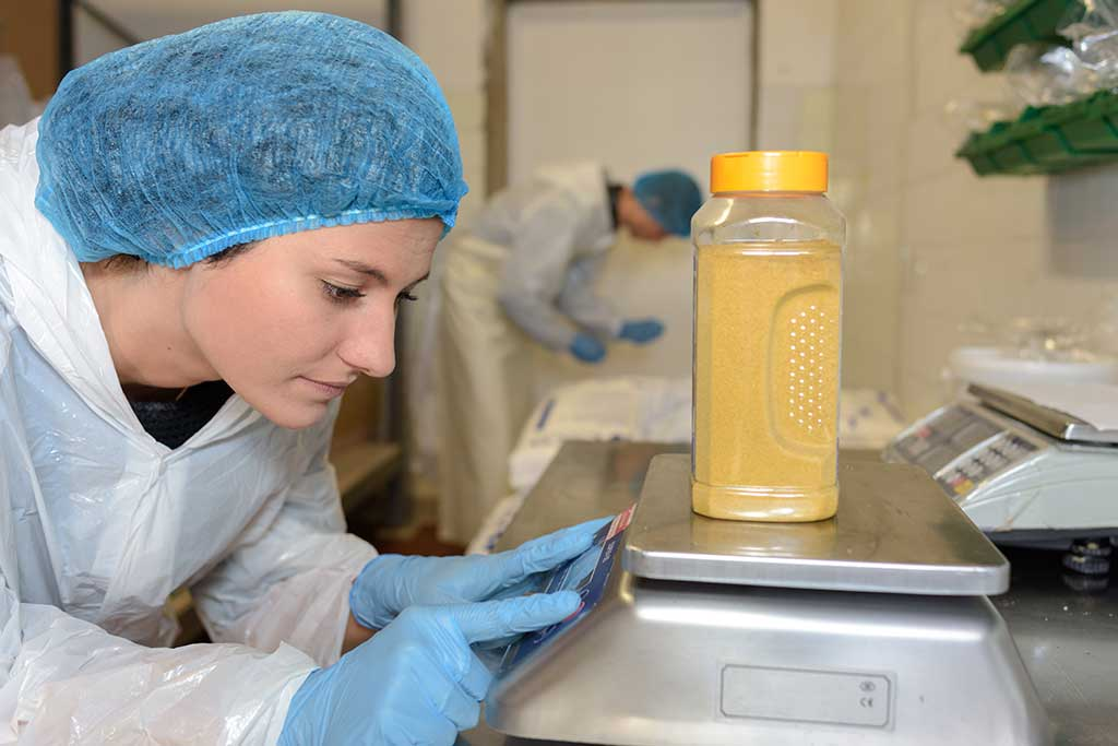 ISO 17025 measurement uncertainty management using calibrated laboratory weighing equipment